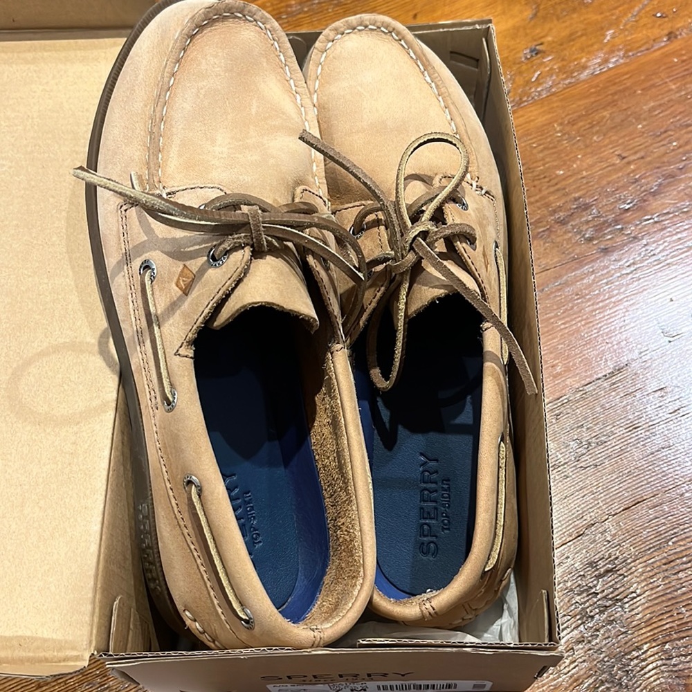 Boys Sperry A/O Sahara leather boat shoes size 7